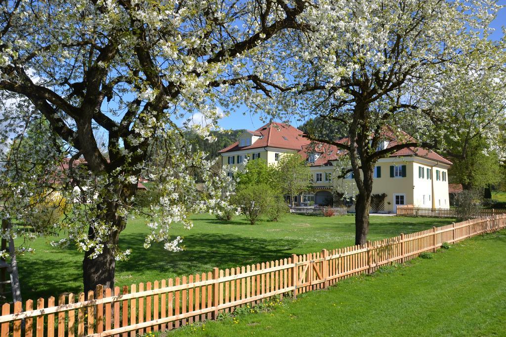 Hotel Dienstl Gut Launsdorf Esterno foto