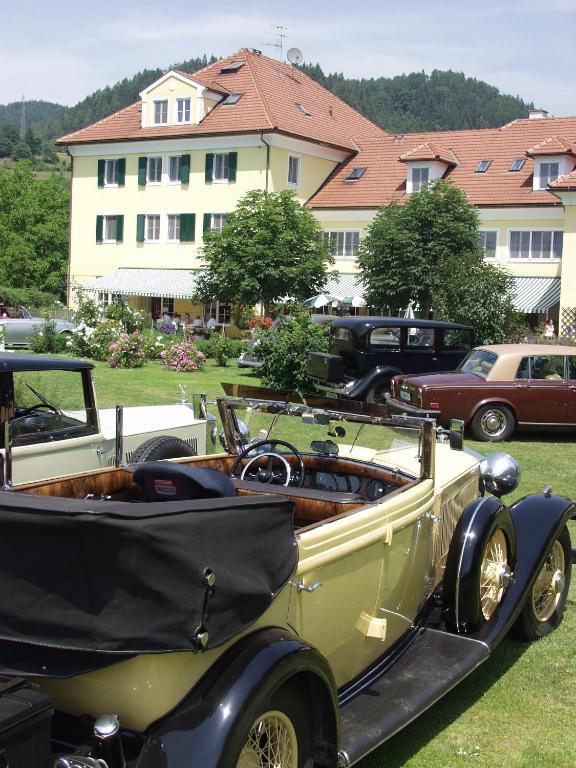 Hotel Dienstl Gut Launsdorf Esterno foto